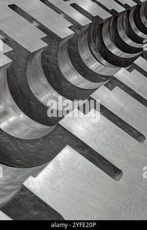 Structure interne d'une pompe centrifuge, énorme corps de pompe en acier. Fond industriel abstrait. Banque D'Images