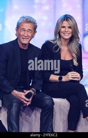 Hendrikje Balsmeyer mit Saenger Peter Maffay - Aufzeichnung ARD Show Die Beatrice Egli Show im Studio Berlin Adlershof à Berlin *** Hendrikje Balsmeyer avec le chanteur Peter Maffay enregistrement ARD Show The Beatrice Egli Show au Studio Berlin Adlershof à Berlin Banque D'Images