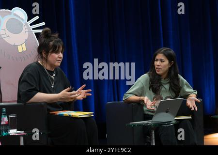 FRANCFORT-SUR-le-MAIN, Allemagne - 19 octobre 2024 : Marie Meimberg et mai Thi Nguyen-Kim à la 76e Foire du livre de Francfort / Buchmesse Francfort Banque D'Images