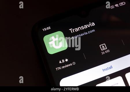 4 novembre 2024, Brésil. Dans cette illustration photo, le logo de l'application Transavia est affiché sur l'écran d'un smartphone Banque D'Images
