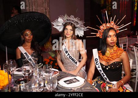 Mexico, Mexique. 01 novembre 2024. (G-d) Miss Philippines Chelsea Anne Manalo, Miss Estonie Valeria Vasilieva?, Miss Guyana Ariana Blaize assister au Gala Miss Universe Catrinas à Antiguo Colegio de las Vizcainas. Le 1er novembre 2024 à Mexico, Mexique. (Photo Yamak Perea/ Eyepix/Sipa USA) crédit : Sipa USA/Alamy Live News Banque D'Images