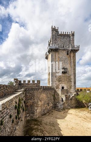 Cathédrale Renaissance de James le Grand à Beja, Portugal. Construit en 1590, situé dans la vieille ville vue sur la place du château, Beja, Banque D'Images