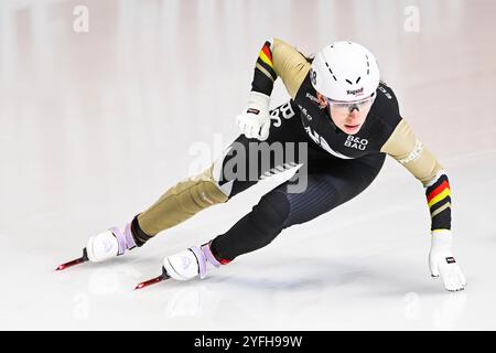 Montréal, Kanada. 01 novembre 2024. MONTRÉAL, QC, Canada - 01 NOVEMBRE : Lisa Eckstein (GER) court pendant les manches féminines du 500m au ISU Short Track World Tour 2 le 1er novembre 2024, à l'aréna Maurice-Richard de Montréal, QC, Canada (photo de David Kirouac) crédit : dpa/Alamy Live News Banque D'Images