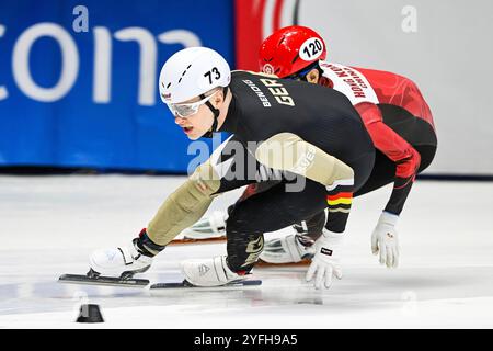 Montréal, Kanada. 01 novembre 2024. MONTRÉAL, QC, Canada - 1er NOVEMBRE : Robin Bendig (GER) court lors des manches masculines du 1500m au ISU Short Track World Tour 2 le 1er novembre 2024, à l'aréna Maurice-Richard de Montréal, QC, Canada (photo de David Kirouac) crédit : dpa/Alamy Live News Banque D'Images