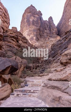 Chemin vers le site de Jabal Ikmah à Al Ula, Arabie Saoudite Banque D'Images