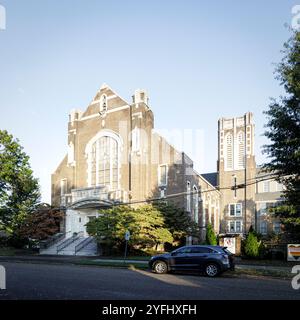 KNOXVILLE, TENNESSEE, ÉTATS-UNIS-SEPT. 22, 2024 : Église méthodiste unie centrale, dans le vieux Nord de Knoxville. Banque D'Images