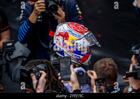 Sao Paulo, Brésil, 03 novembre 2024, Max Verstappen, des pays-Bas, concourt pour Red Bull Racing. Le jour de la course du Grand Prix de Sao Paulo 2024, qui se déroule à Sao Paulo, au Brésil. Crédit : Michael Potts/Alamy Live News Banque D'Images