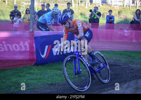 Pontevedra, Espagne, 03 novembre 2024 : le cycliste néerlandais Lars Van der Haar (9 ans) lors de la course d'élite masculine des Championnats d'Europe de Cyclocross 2024, le 03 novembre 2024, à Pontevedra, Espagne. Crédit : Alberto Brevers / Alamy Live News. Banque D'Images