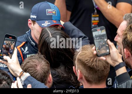 Sao Paulo, Brésil, 03 novembre 2024, Max Verstappen, des pays-Bas, concourt pour Red Bull Racing. Le jour de la course du Grand Prix de Sao Paulo 2024, qui se déroule à Sao Paulo, au Brésil. Crédit : Michael Potts/Alamy Live News Banque D'Images