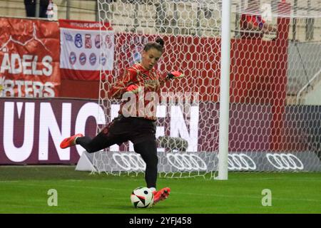 München, Deutschland 04. Novembre 2024 : 1. BL - Frauen - 2024/2025 - FC Bayern München v. Eintracht Frankfurt Im Bild : ENA Mahmutovic (FCB) /// la réglementation DFB interdit toute utilisation de photographies comme séquences d'images et/ou quasi-vidéo /// Banque D'Images