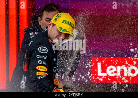 Sao Paulo, Brésil, 03 novembre 2024, Max Verstappen, des pays-Bas, concourt pour Red Bull Racing. Le jour de la course du Grand Prix de Sao Paulo 2024, qui se déroule à Sao Paulo, au Brésil. Crédit : Michael Potts/Alamy Live News Banque D'Images