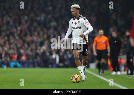 Londres, Royaume-Uni. 04th Nov, 2024. Londres, 4 novembre 2024 : Antonee Robinson de Fulham lors du match de premier League entre Fulham et Brentford au Craven Cottage le 4 novembre 2024 à Londres, Angleterre. (Pedro Soares/SPP) crédit : photo de presse SPP Sport. /Alamy Live News Banque D'Images