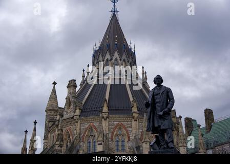 Ottawa - Statue Sir John MacDonald Banque D'Images