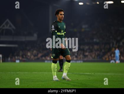 Craven Cottage, Fulham, Londres, Royaume-Uni. 4 novembre 2024. Premier League Football, Fulham versus Brentford ; Kevin Schade de Brentford Credit : action plus Sports/Alamy Live News Banque D'Images