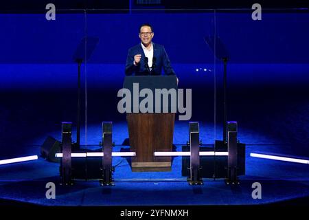 Philadelphie, États non liés. 04th Nov, 2024. Josh Shapiro, gouverneur de l’AP, s’exprime lors du rassemblement et concert de clôture Harris-Walz à Philadelphie, PA, États-Unis, le 4 novembre 2024, à la veille de l’élection présidentielle américaine historique. (Photo de Bastiaan Slabbers/Sipa USA) crédit : Sipa USA/Alamy Live News Banque D'Images