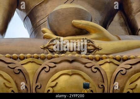 Grand Bouddha Dordenma, une gigantesque statue de Bouddha Shakyamuni, célébrant le 60e anniversaire du quatrième roi Jigme Singye Wangchuck, Thimphu, Bhoutan Banque D'Images