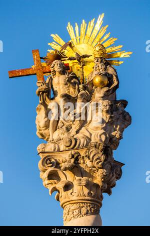 Statue de la Sainte Trinité (1701) dans Morning Sun, Fo ter, Sopron, Hongrie Banque D'Images