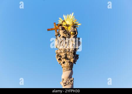 Statue de la Sainte Trinité (1701) dans Morning Sun, Fo ter, Sopron, Hongrie Banque D'Images