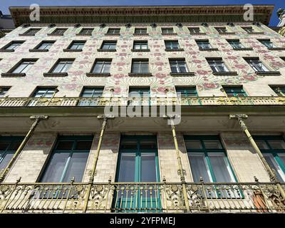 Vienna Art Nouveau House Majolikahaus par l'architecte Otto Wagner Linke Wienzeile 40. Vienne. Autriche. Banque D'Images