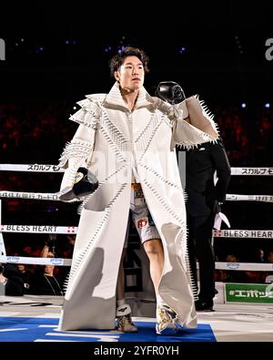 Tokyo, Japon. 13 octobre 2024. Le Japonais Kenshiro Teraji entre sur le ring avant le combat vacant pour le titre des poids mouches WBC à l'Ariake Arena à Tokyo, Japon, le 13 octobre 2024. Crédit : Hiroaki Finito Yamaguchi/AFLO/Alamy Live News Banque D'Images