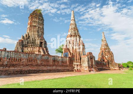 Tours impressionnantes de Wat Chaiwatthanaram à Ayutthaya, Thaïlande Banque D'Images