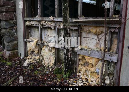 Skånes-Fagerhult, Skåne, Suède. 5 novembre 2024. Station-service abandonnée. Banque D'Images