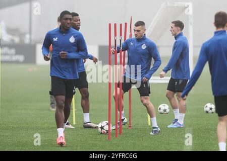 Knokke Heist, Belgique. 05 novembre 2024. Ferran Jutgla du club photographié lors d'une séance d'entraînement de l'équipe belge de football Club Brugge KV, mardi 05 novembre 2024 à Knokke-Heist. L'équipe se prépare pour le match de demain contre l'anglaise Aston Villa F.C., le quatrième jour de la phase de ligue de l'UEFA Champions League. BELGA PHOTO BRUNO FAHY crédit : Belga News Agency/Alamy Live News Banque D'Images