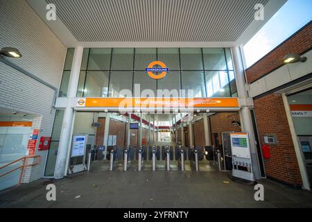 LONDRES - 7 OCTOBRE 2024 : West Hampstead Overground Station sur West End Lane, NW6 North West London Banque D'Images