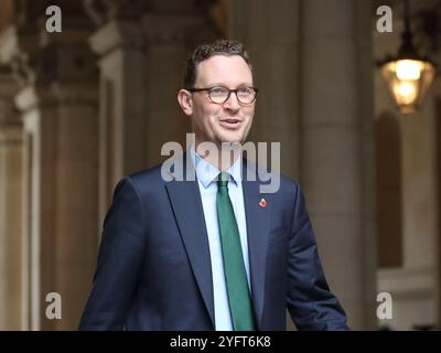 Londres, Royaume-Uni. 05 novembre 2024. Darren Jones MP, secrétaire en chef du Trésor arrive à la réunion du Cabinet. Crédit : Uwe Deffner/Alamy Live News Banque D'Images