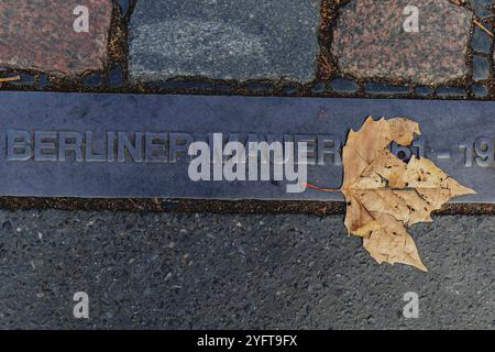 Ueberreste der Berliner Mauer an der Niederkirchnerstrasse, aufgenommen à Berlin, 05.11.2024. In dieser Woche jaehrt sich der Fall der Berliner Mauer Banque D'Images