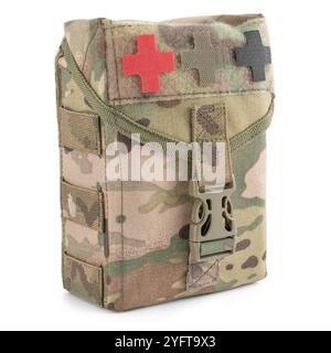 Trousse de premiers soins en camouflage multicam. Équipement tactique militaire pour paramédics. Banque D'Images