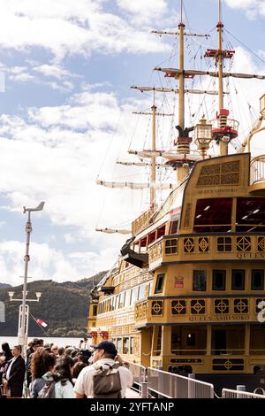 Bateau touristique dans le lac Ashi, Hakone, Japon Banque D'Images