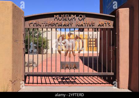 IAIA Museum of Contemporary Native Arts (MoCNA), sur Montezuma AV, Santa Fe, Nouveau-Mexique. Banque D'Images