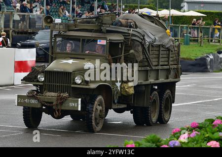 GMC CCKW, défilé du 80e anniversaire du jour J, une grande collection de véhicules militaires alliés qui ont participé aux débarquements de Normandie qui ont été cruciaux Banque D'Images