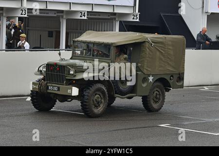 Dodge WC, 105 UXD, 283385, jour J 80th Anniversary Parade, une grande collection de véhicules militaires alliés qui ont participé au débarquement de Normandie th Banque D'Images