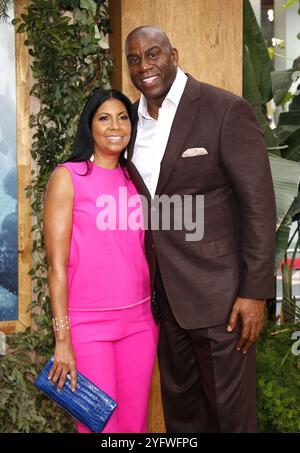 Earlitha Kelly et Magic Johnson lors de la première de « The Legend of Tarzan » à Los Angeles au Dolby Theatre à Hollywood, États-Unis, le 27 juin 2016. Banque D'Images