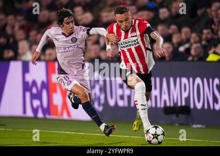 Eindhoven, pays-Bas. 05 novembre 2024. EINDHOVEN, PAYS-BAS - 5 NOVEMBRE : Noa Lang du PSV se bat pour la possession avec Bryan Gil du Girona FC lors du match de la phase MD4 de l'UEFA Champions League 2024/25 entre le PSV et le Girona FC au Philips Stadion le 5 novembre 2024 à Eindhoven, pays-Bas. (Photo de Joris Verwijst/Orange Pictures) crédit : Orange pics BV/Alamy Live News Banque D'Images