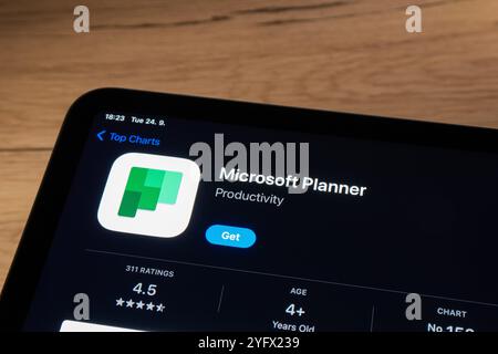 OSTRAVA, TCHÉQUIE - 24 SEPTEMBRE 2024 : App Store avec l'application de productivité Microsoft Planner à installer Banque D'Images