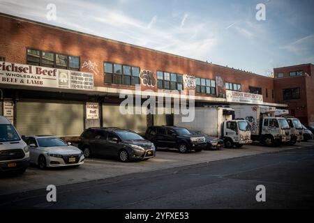 Le marché de Gansevoort dans le Meatpacking District à New York le lundi 28 octobre 2024. La coopérative du marché de la viande de Gansevoort met fin à son bail avec la ville et la ville a annoncé des plans pour développer l'immobilier dans 600 appartements, un espace public et une possible expansion pour le Whitney Museum adjacent et le High Line Park. Le marché est sur place depuis près de 100 ans. (© Richard B. Levine) Banque D'Images