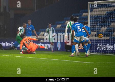 But 3-0 Richard Kone #24 de Wycombe Wanderers F. C marque un but lors du match de Sky Bet League 1 entre Stockport County et Wycombe Wanderers au Edgeley Park Stadium, Stockport le mardi 5 novembre 2024. (Photo : Mike Morese | mi News) crédit : MI News & Sport /Alamy Live News Banque D'Images
