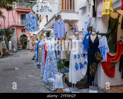 Boutique de vêtements Positano, Côte amalfitaine, Italie Banque D'Images