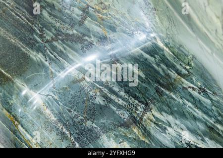 jasper vert, spécimen poli de minéral vert. Texture de la photo d'arrière-plan Banque D'Images