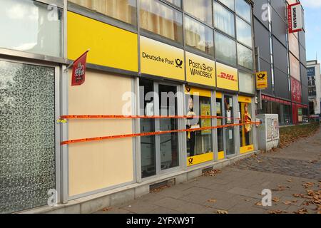 Wegen Einbruchs vorübergehend geschlossene filiale der Deutschen Post an der Wandsbeker Zollstraße 75. Wandsbek Hambourg *** Deutsche Post succursale à Wandsbeker Zollstraße 75 Wandsbek Hambourg fermé temporairement pour cambriolage Banque D'Images