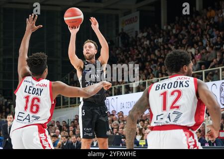 Photo de Jordan Ford de Dolomiti Energia Trentino lors du match entre Dolomiti Energia Trentino et EA7 Emporio Armani Milano, saison régulière de A. Banque D'Images