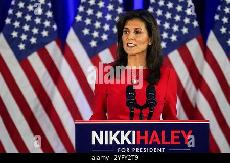 Charleston, États-Unis. 06 mars 2024. Républicain U. La candidate à la présidence Nikki Haley parle lors d'une conférence de presse annonçant la suspension de sa campagne, le 6 mars 2024 à Charleston, Caroline du Sud. Haley, un ancien gouverneur de Caroline du Sud, s'est présenté contre l'ancien U. S Président Donald Trump dans les primaires républicaines. Crédit : Richard Ellis/Richard Ellis/Alamy Live News Banque D'Images