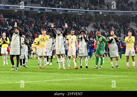 Lille, France. 05 novembre 2024. Les joueurs de la Juventus remercient leurs fans après un match de football entre le Club sportif Olympique français de Lille et la Juventus italienne dans la phase 4 de la Ligue des Champions de l'UEFA jour 4 de la saison 2024-25, le mardi 5 novembre 2024 à Lille, France . Crédit : Sportpix/Alamy Live News Banque D'Images