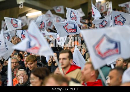 Lille, France. 05 novembre 2024. Fans et supporters de Lille photographiés lors d'un match de football entre le Lille Olympique Sporting Club français et la Juventus italienne lors de la phase 4 de la Ligue des Champions de l'UEFA, jour 4 de la saison 2024-25, le mardi 5 novembre 2024 à Lille, France . Crédit : Sportpix/Alamy Live News Banque D'Images