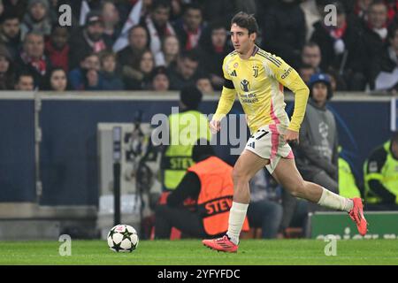 Lille, France. 05 novembre 2024. Andrea Cambiaso (27 ans) de la Juventus photographié lors d'un match de football entre le Club sportif Olympique français de Lille et la Juventus italienne lors de la phase 4 de la Ligue des Champions de l'UEFA de la saison 2024-25, le mardi 5 novembre 2024 à Lille, France . Crédit : Sportpix/Alamy Live News Banque D'Images