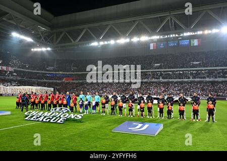 Lille, France. 05 novembre 2024. Les deux équipes se positionnent avant un match de football entre le club sportif français Lille Olympique et la Juventus italienne lors de la phase 4 de la Ligue des Champions de l'UEFA, jour 4 de la saison 2024-25, le mardi 5 novembre 2024 à Lille, France . Crédit : Sportpix/Alamy Live News Banque D'Images