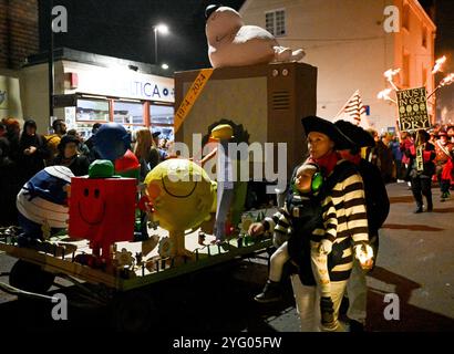 Lewes, Royaume-Uni. 05 novembre 2024. An Efigy pendant les célébrations Lewes Bonfire, East Sussex, Lewes, Royaume-Uni. Crédit : LFP/Alamy Live News Banque D'Images